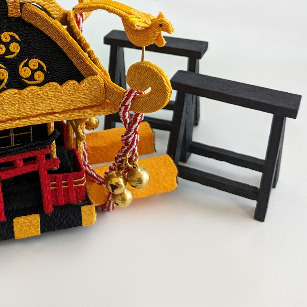 楽天市場】ちりめん細工 夏祭り♪お神輿 大 黄金色(木の台座付) 歳時記