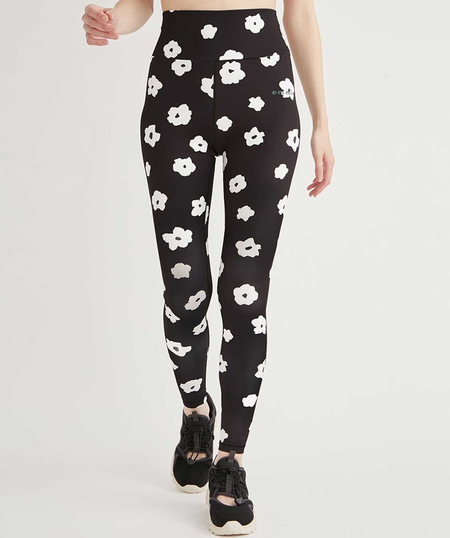 楽天市場】【月末800円クーポン対象】エミ ヨガウェア emmi WELLNESS