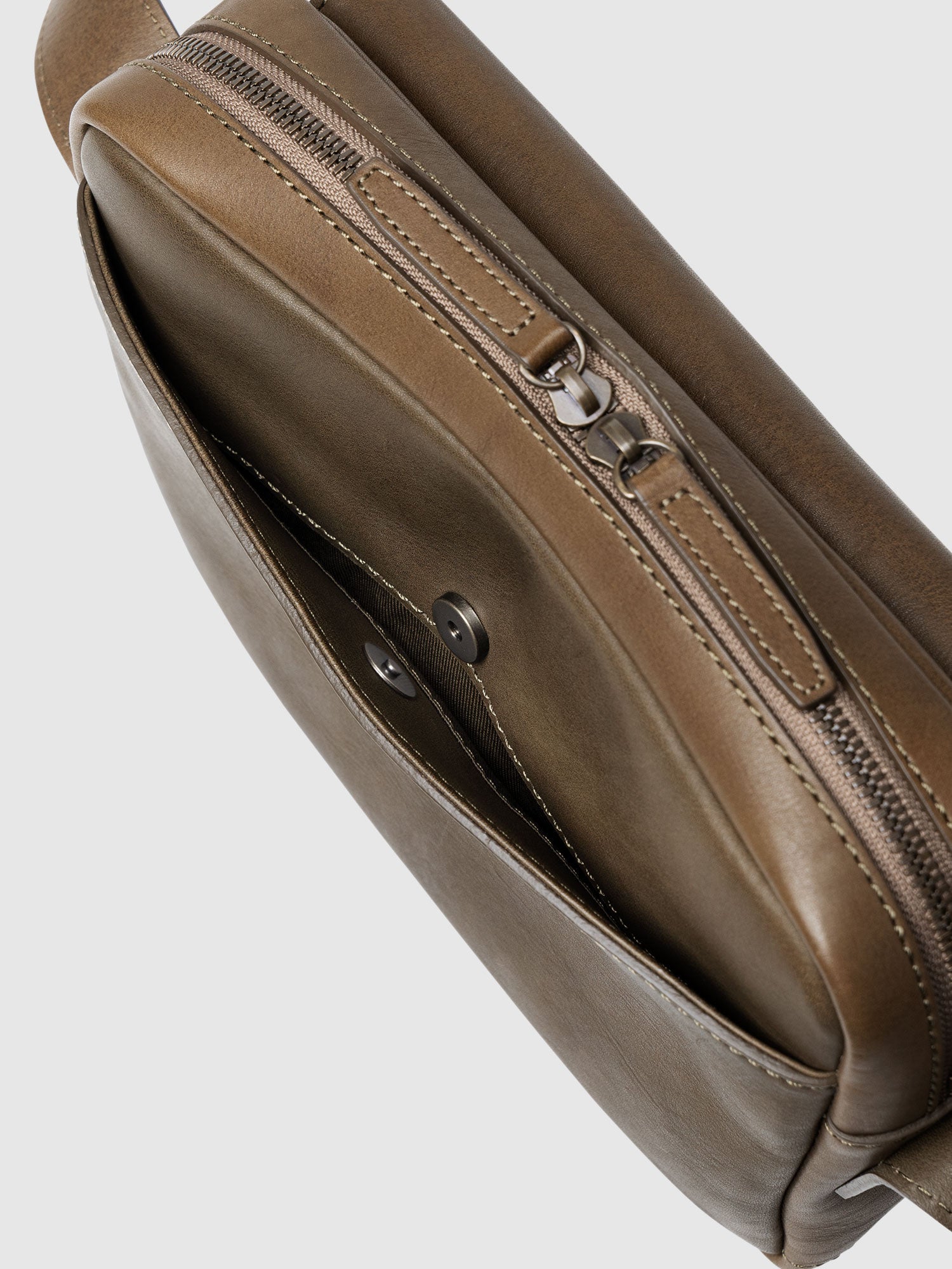 ビークル スモールフラップショルダー – ショルダーバッグ – 土屋鞄製造所