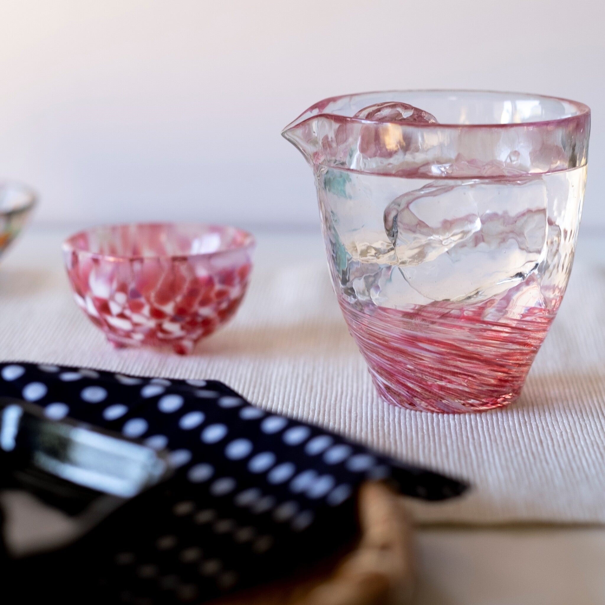 津軽びいどろ 片口 舞桜 | 日本酒をより楽しむためのガラスの酒器