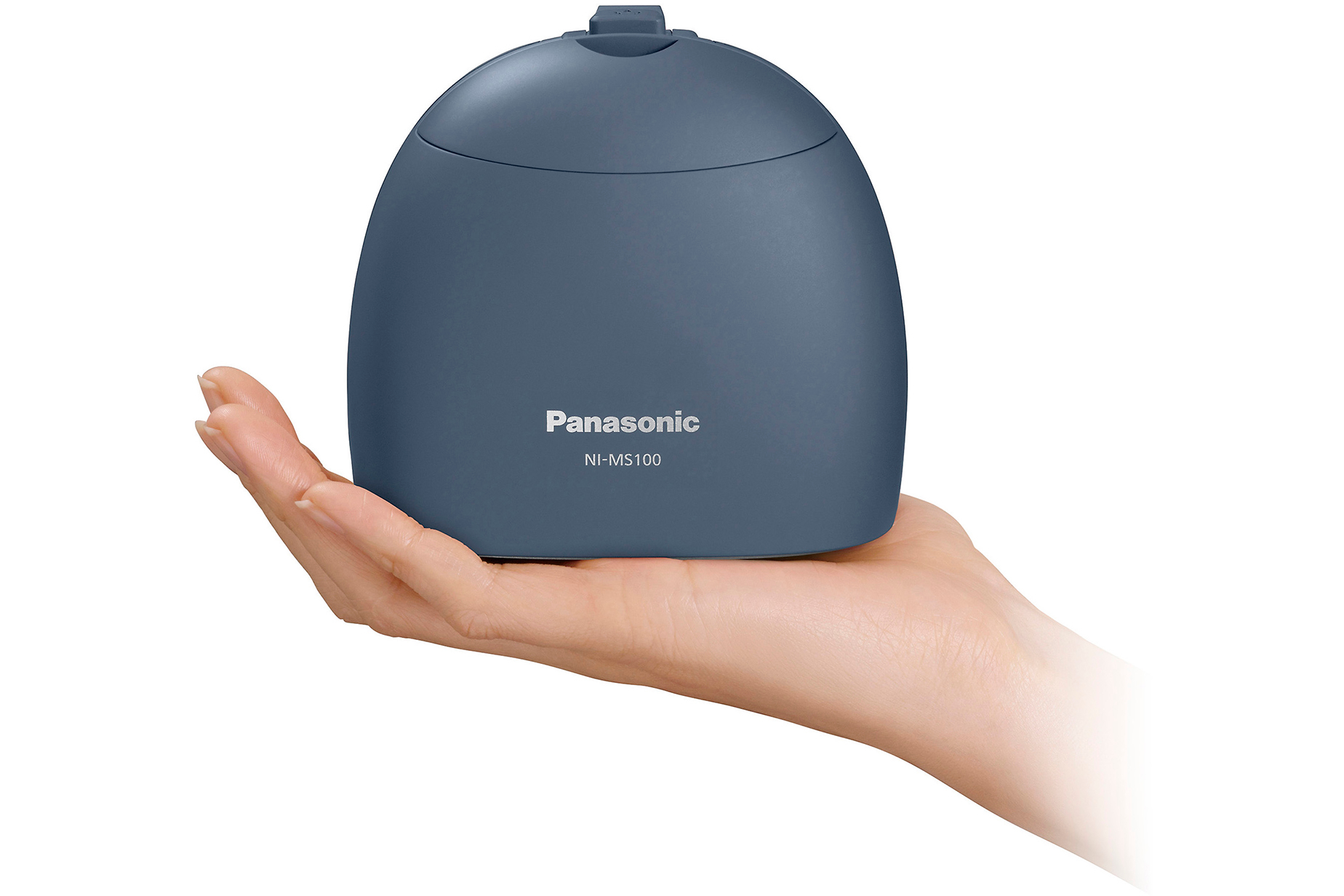 パナソニック、旅先に携帯しやすい「衣類スチーマーモバイル NI-MS100