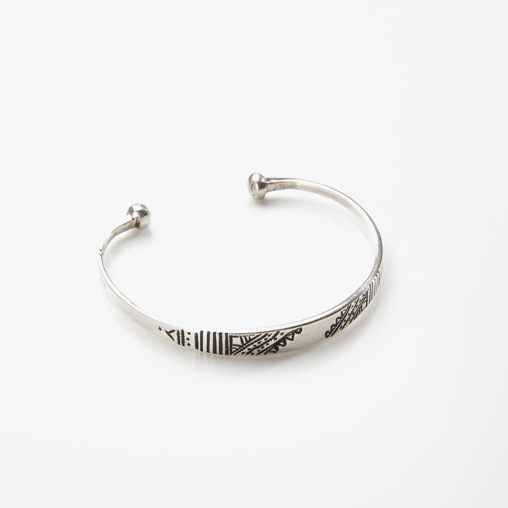 IGNWAN イグヌワン – Adawat'n Tuareg