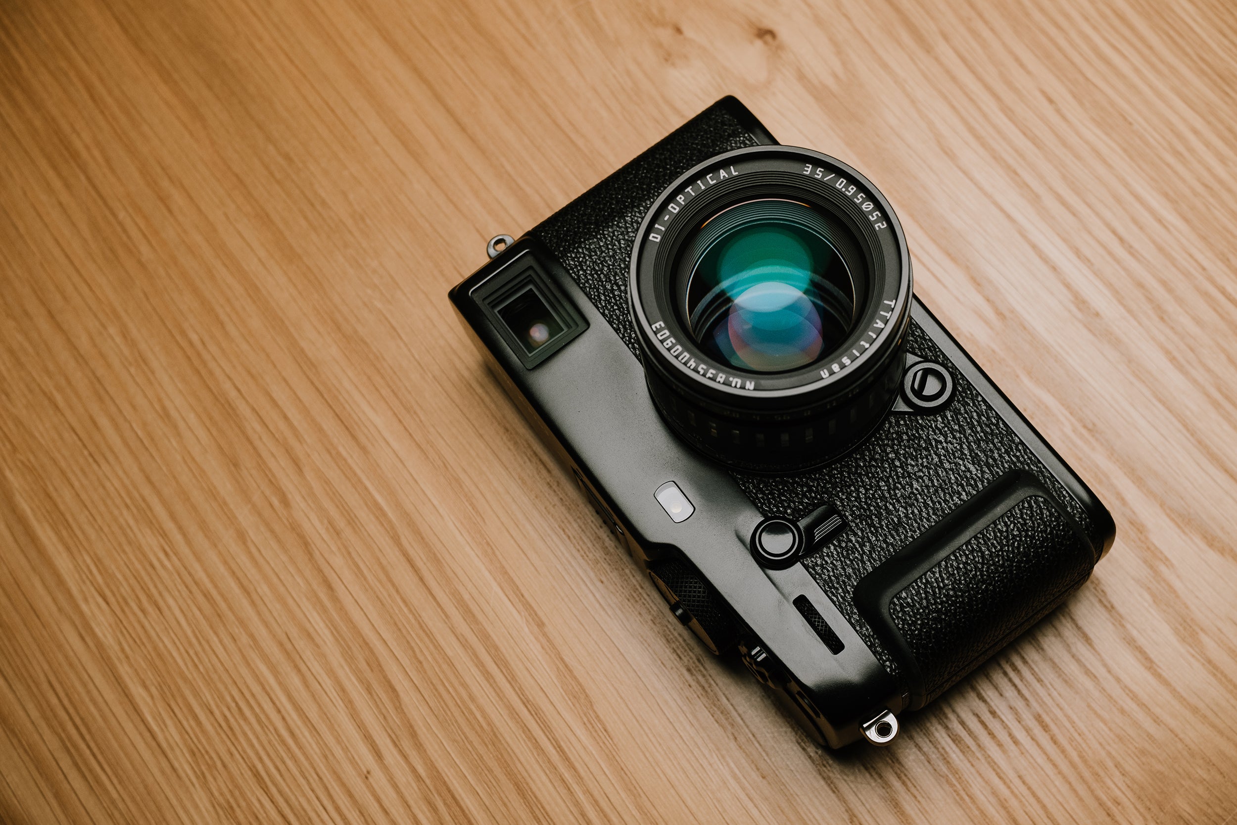 APS-C 35mm F0.95 – TTArtisan