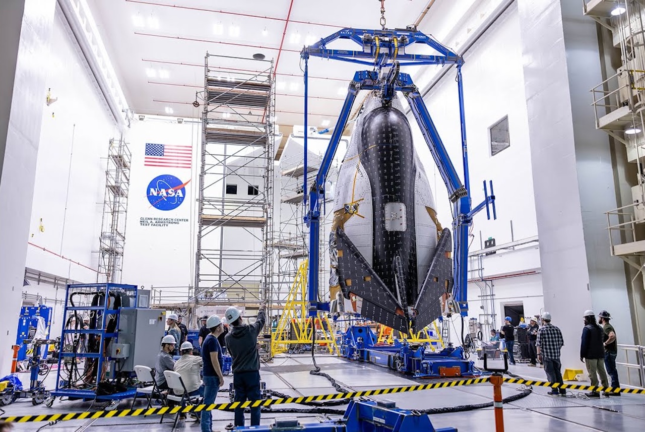 Chaser Dreamページ 1280px-Dream_Chaser_pre-