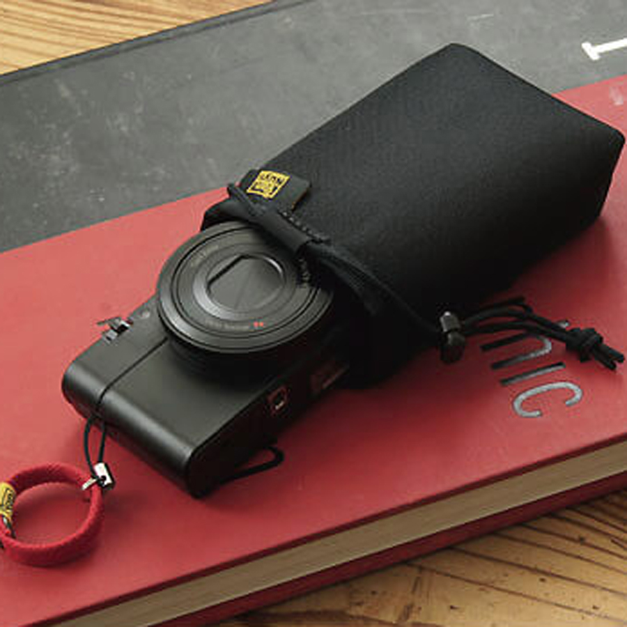 C034：バッグの中に ポンッと放り込んでおける SONY Cyber-shot