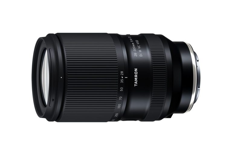 タムロン、中望遠マクロレンズ「90mm F/2.8 Di III MACRO VXD 」を発売