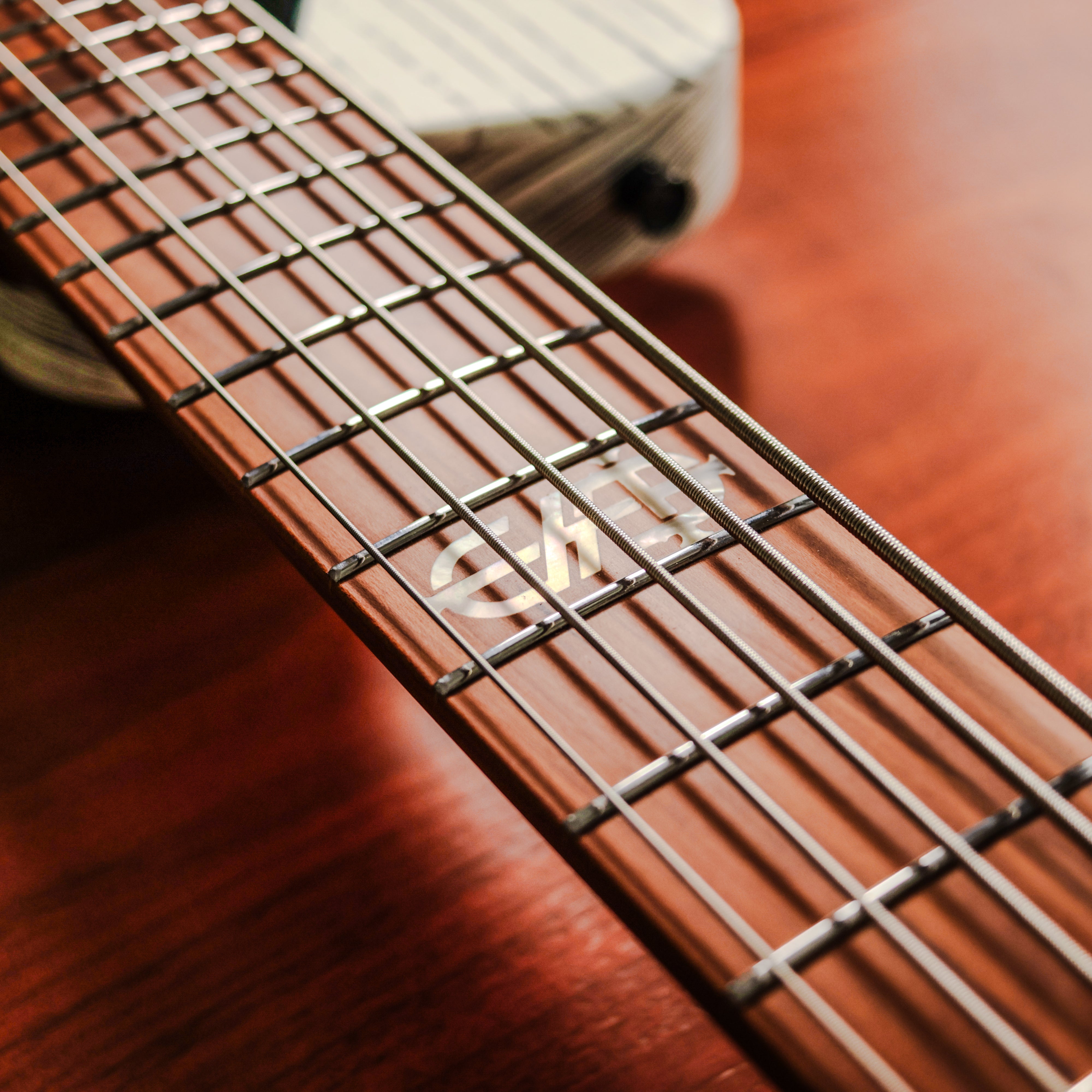 Vasti 5 STM J1 – Vola Guitars