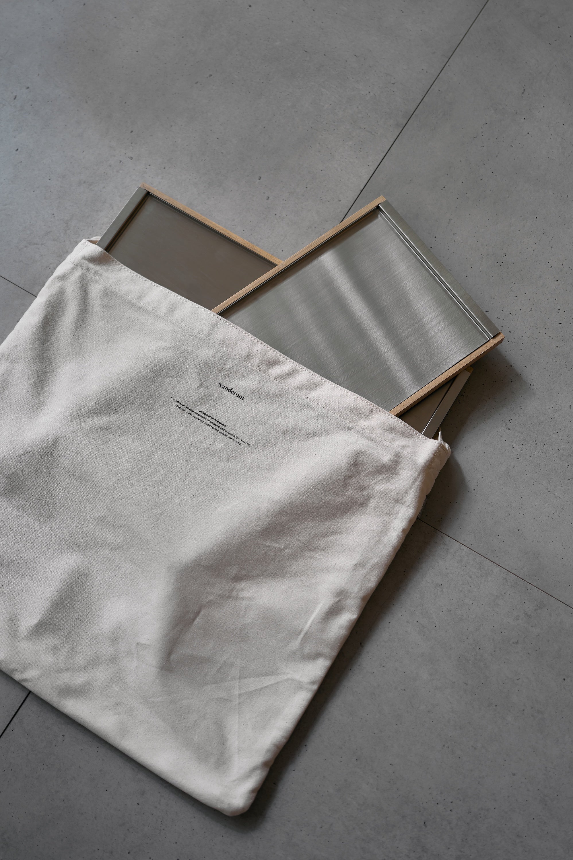 Wanderout / Universal Mesh Tray 01 – wanderout