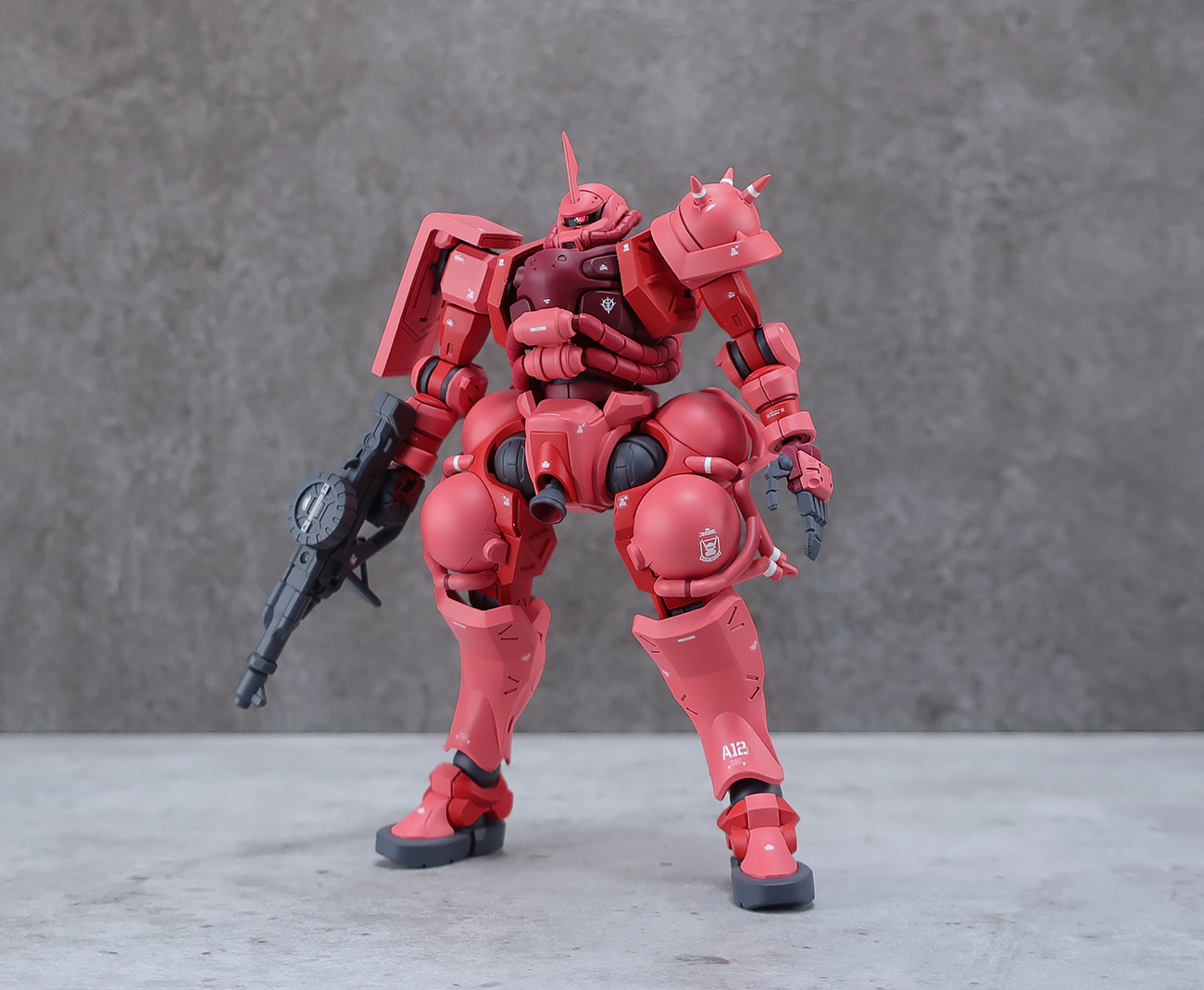 HG 1/144 シャア専用ザク (GQ) 塗装済み完成品