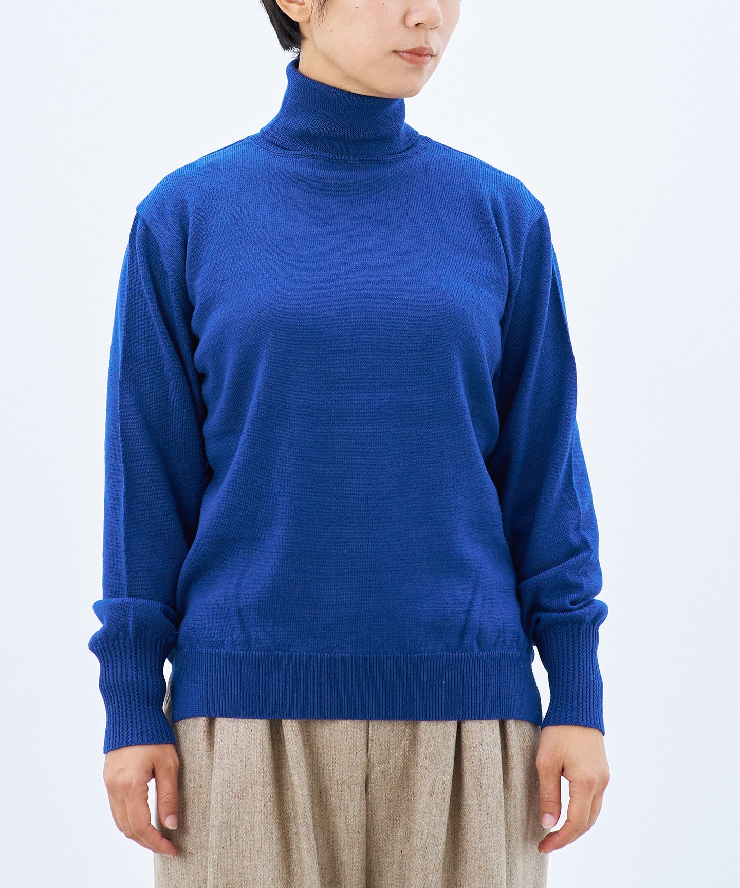 エクストラファインメリノウール〉タートルネックプルオーバー (mug918