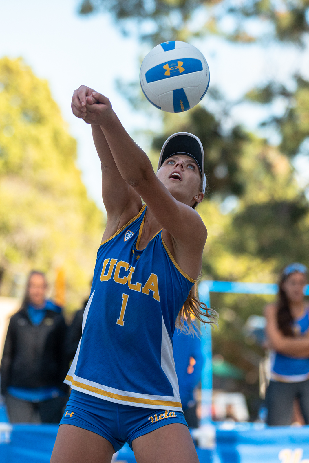 UCLA beach volleyball defeats crosstown rival USC for 2nd time