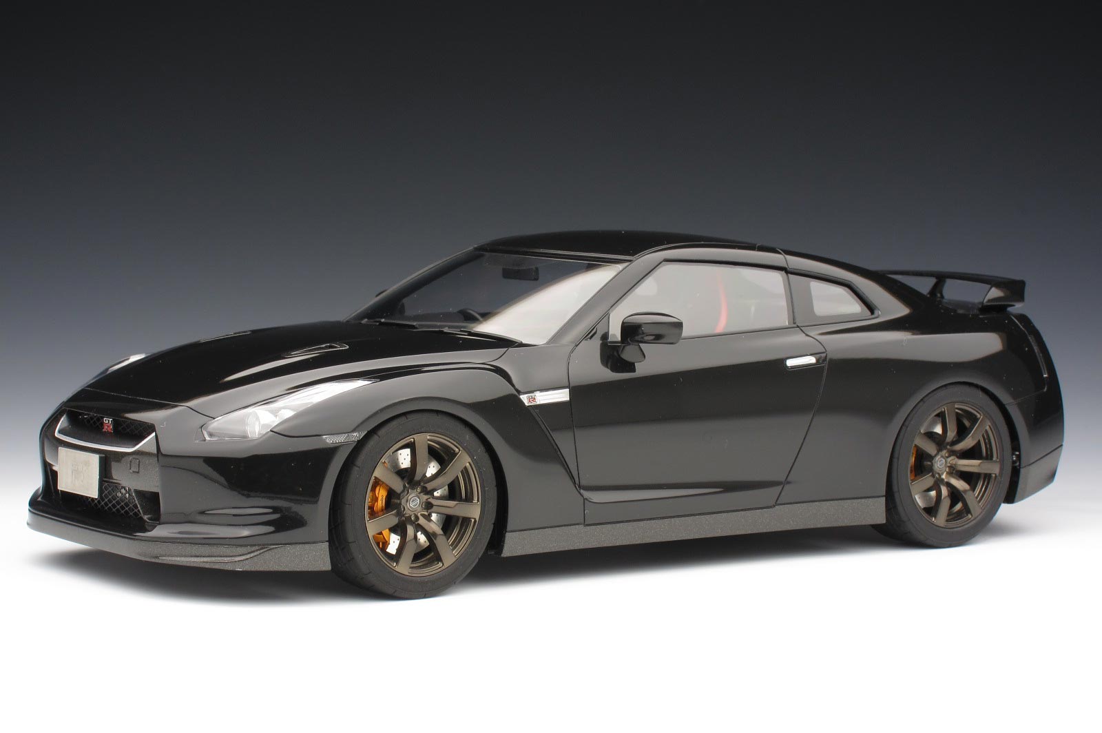 タミヤ 1/24「日産 GT-R（R35）」プラモデル制作記＆完成写真