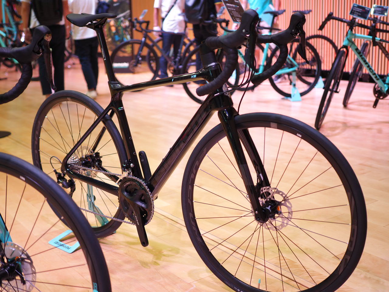 Bianchi (ビアンキ) INFINITO XE(インフィニートXE) DISC 105完成車