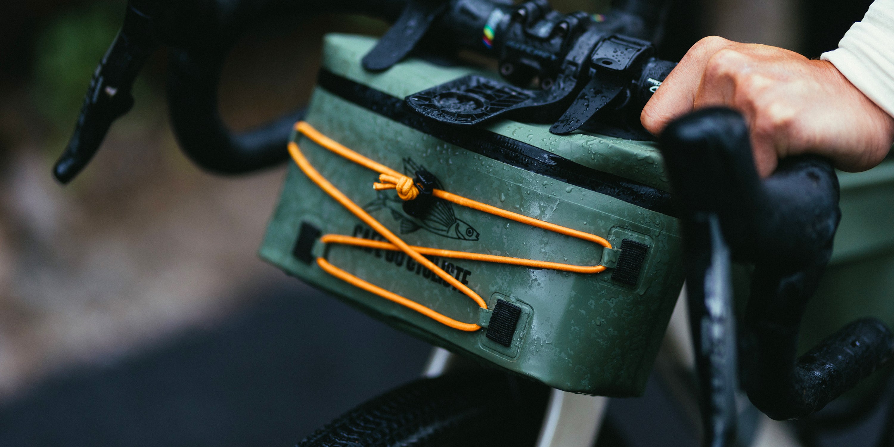 Waterproof Handlebar Bag Khaki – Café du Cycliste | BM