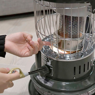 キャプテンスタッグ×コロナ 石油ストーブ SZ-32CS（ダークグリーン