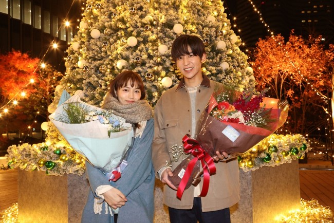 川口春奈＆目黒蓮、『silent』そろってクランクアップ 互いに役への