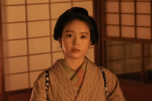 堀未央奈、ポニーテールから色白美脚まで 2nd写真集特典ポストカード