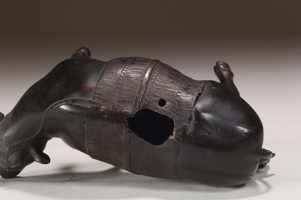 古銅牛上人物置物 | 雨竹亭オンラインショップ