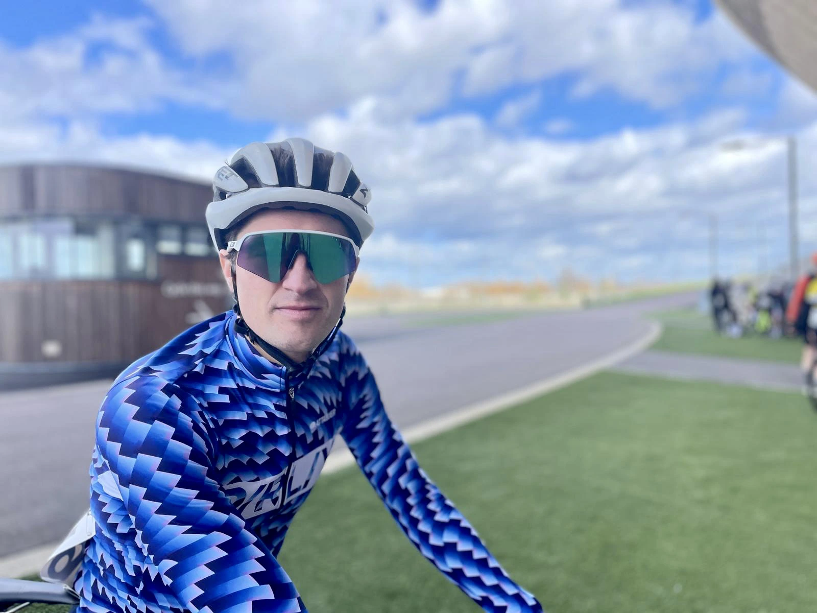 Review: Oakley Sutro Lite Sweep - BASE Magazine