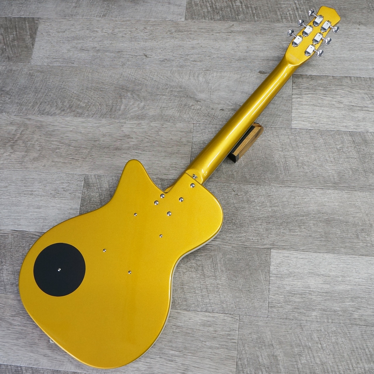 期間限定価格】 Danelectro 56 Single Cutaway - Gold - / 楽器屋BOW