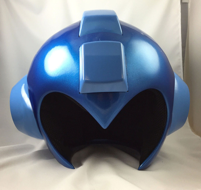 被れる『ロックマン』ヘルメットレプリカの新たな写真公開―細部の仕様