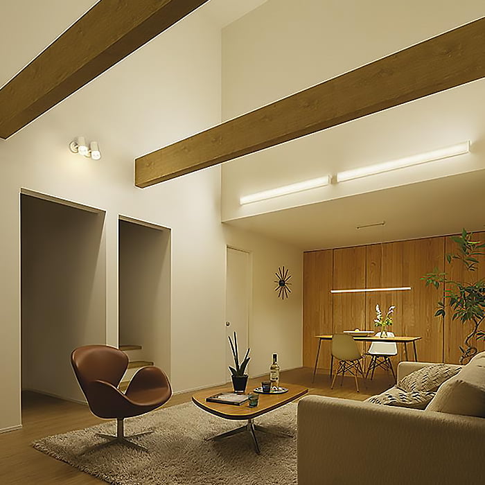 吹き抜け照明の選び方ガイド｜明るさ・器具タイプ・お手入れ対策｜照明