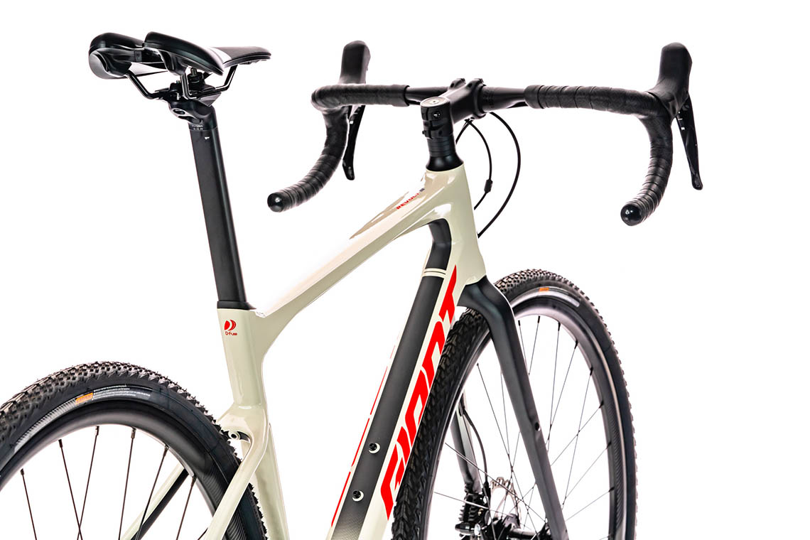 2020 GIANT Bicycles | REVOLT ADVANCED 2