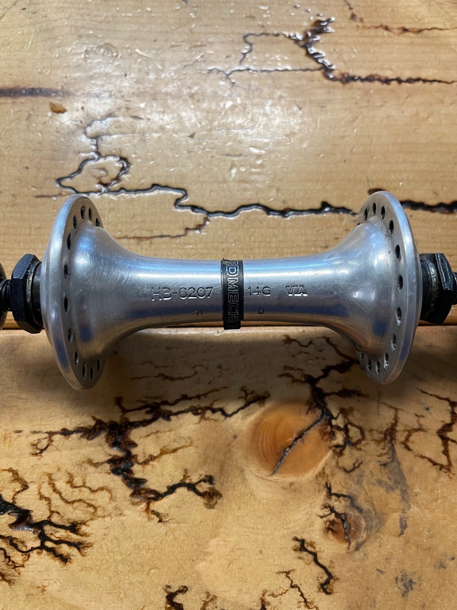 Shimano 600 HB-6207 Front Hub – Gringineer Cycles