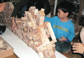 おどろ木・童具館