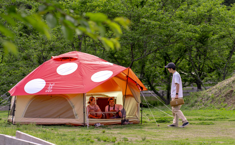 でかキノコテント - DOD（ディーオーディー）【公式ブランドサイト】