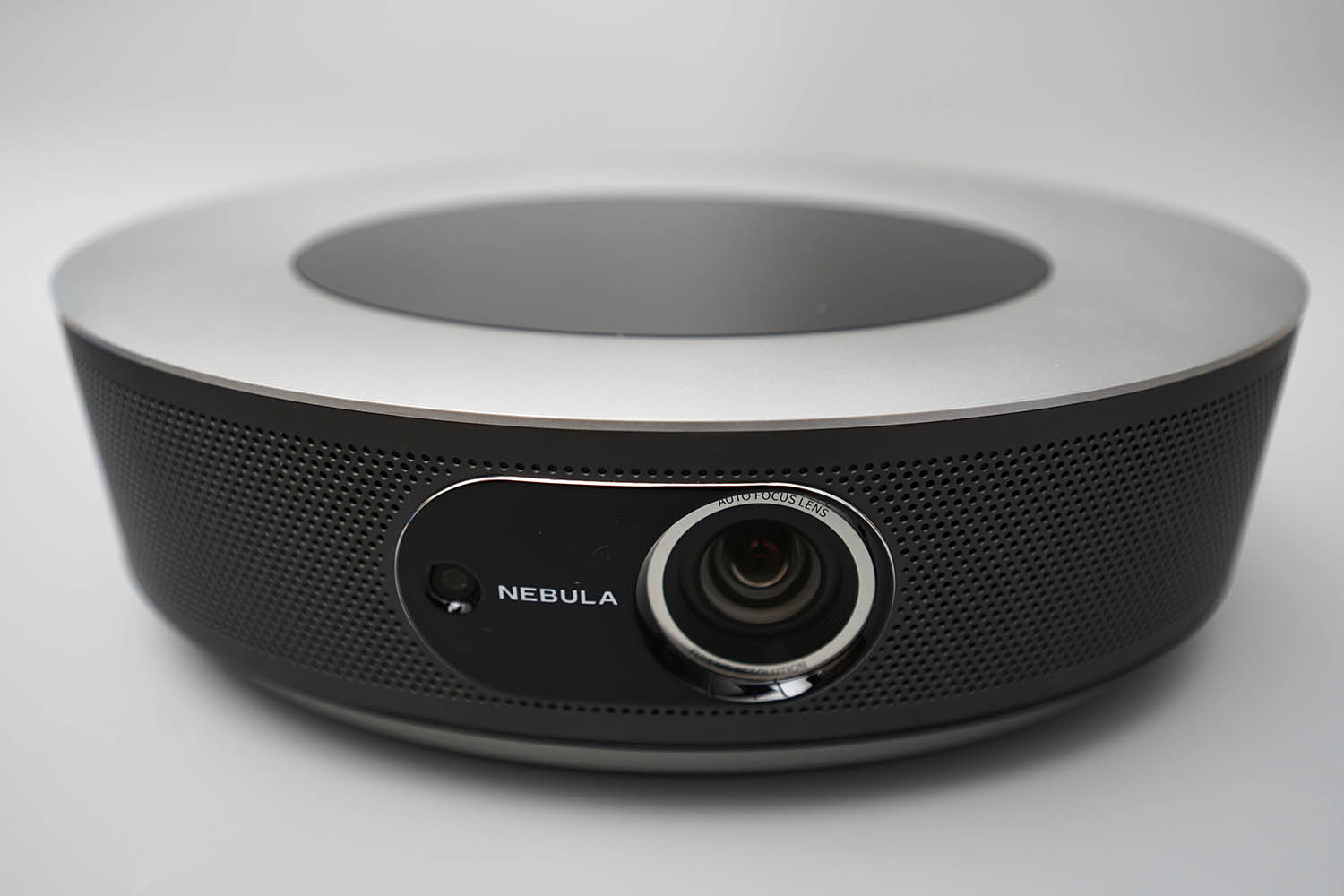 レビュー】Anker Nebula Cosmos：隠れた実力者～AnkerのフルHD対応