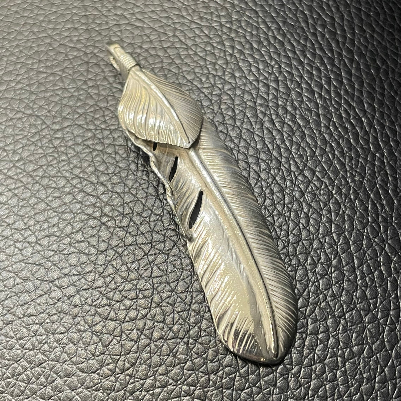 ゴローズ goro's [OLD]上銀特大フェザー(右) – DELTAone