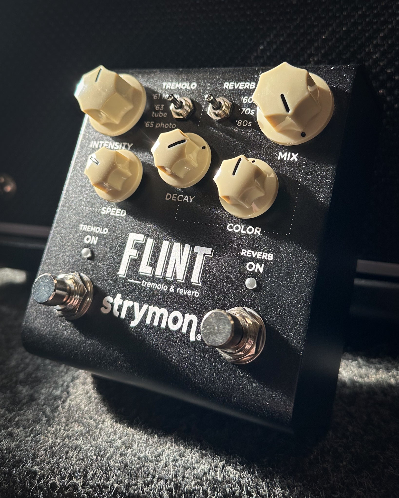 Strymon Flint V2 Tremolo & Reverb Pedal – Elderly Instruments