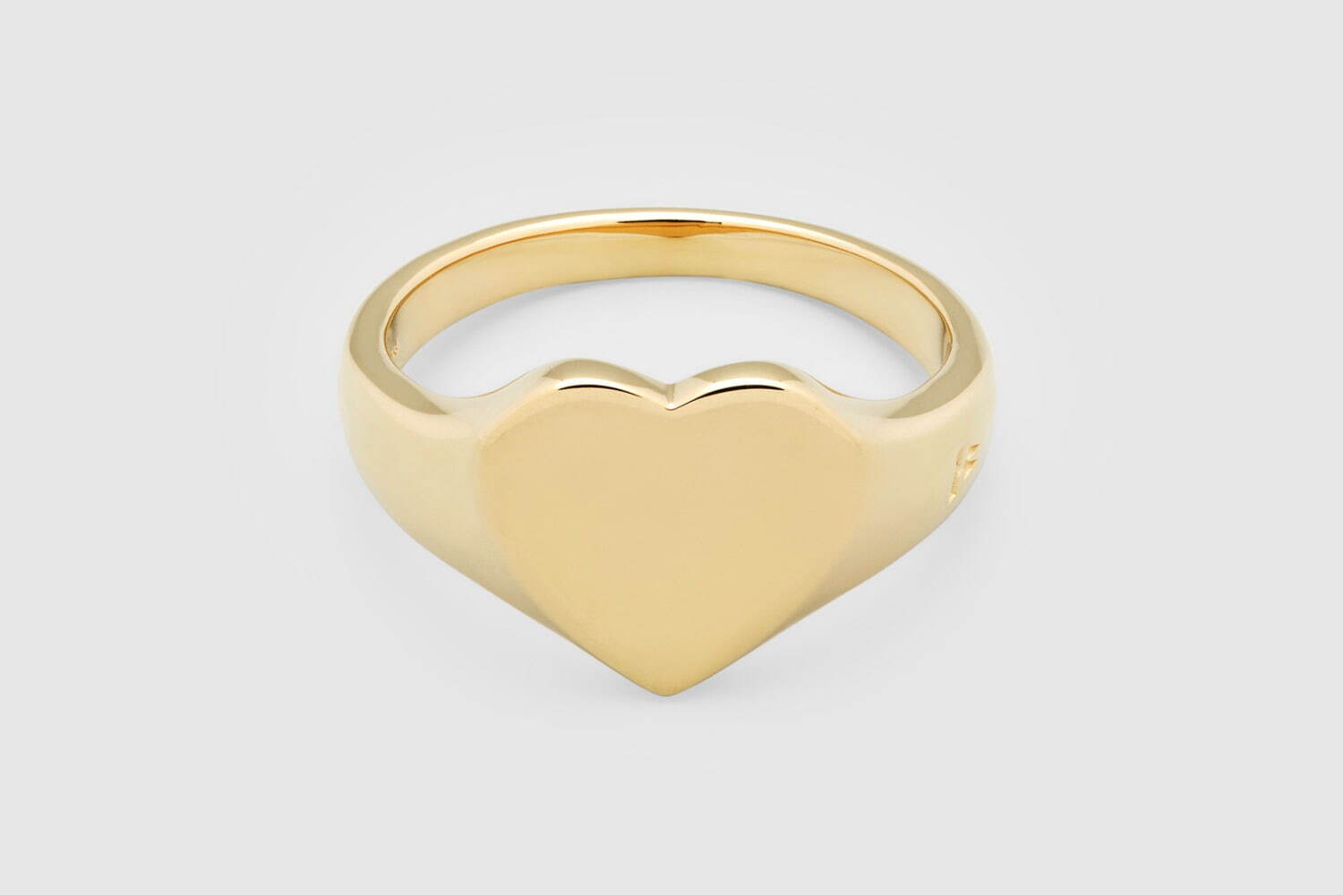 トムウッド“ハート型”リング、ロゴ刻印＆9Kイエローゴールド＆シルバー
