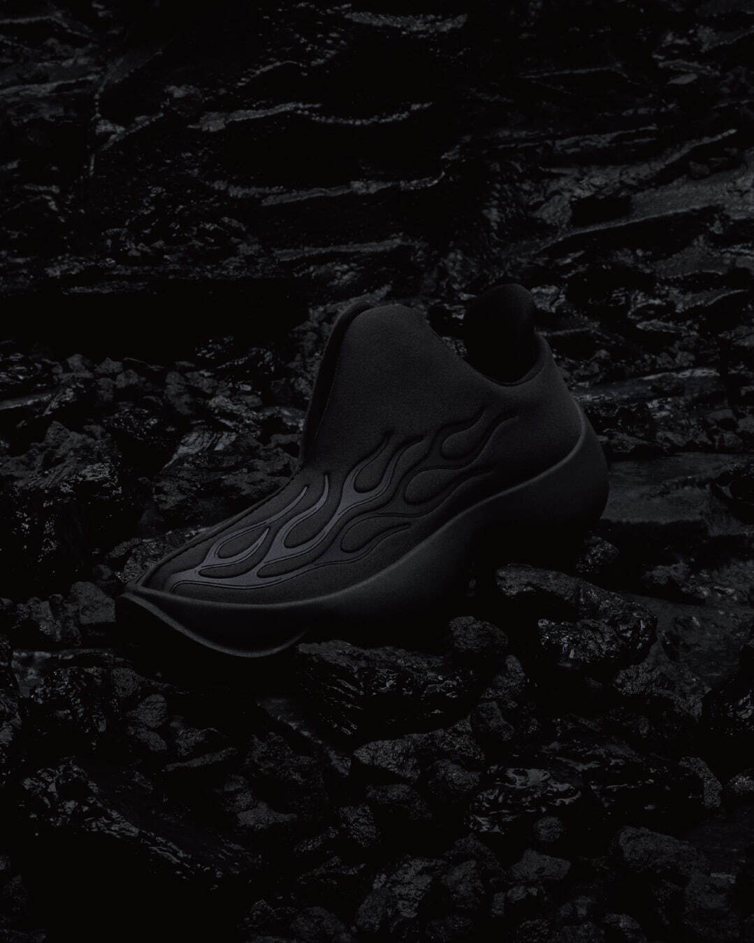 アシックス×「ONE OK ROCK」Takaのシューズ、激しいライブ