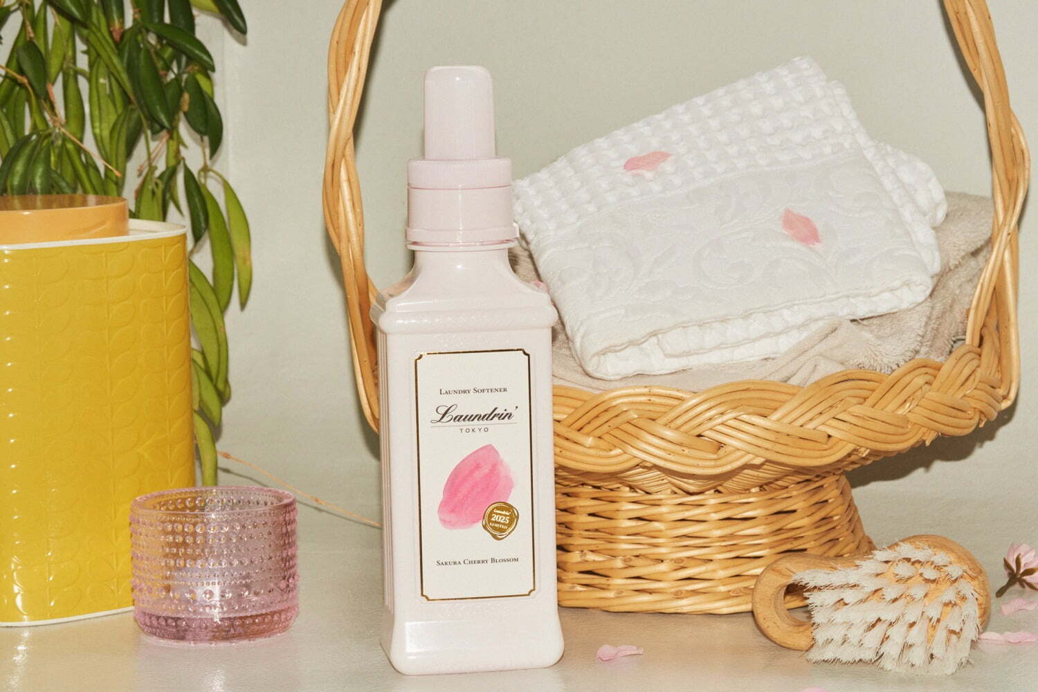 ランドリン「桜の香り」柔軟剤＆ディフューザー、チェリーやムスクが