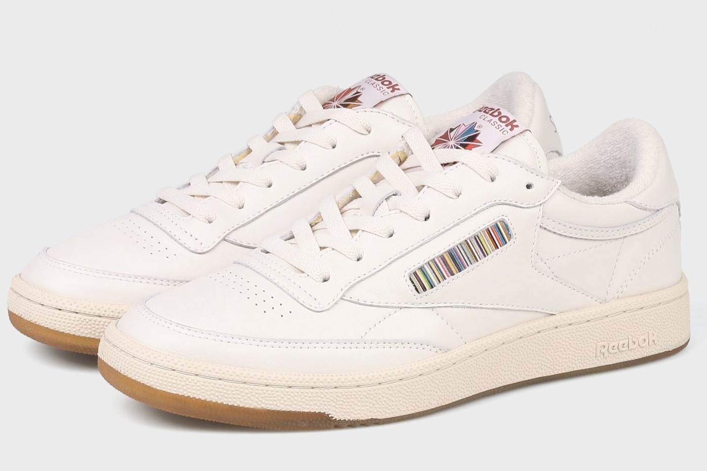 ポール・スミス＋リーボック「クラブ C 85」カラフルストライプ入り白