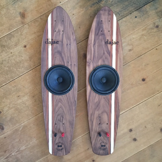 スケートボードスピーカー「ダジャック」目黒で発売、USEDデッキ