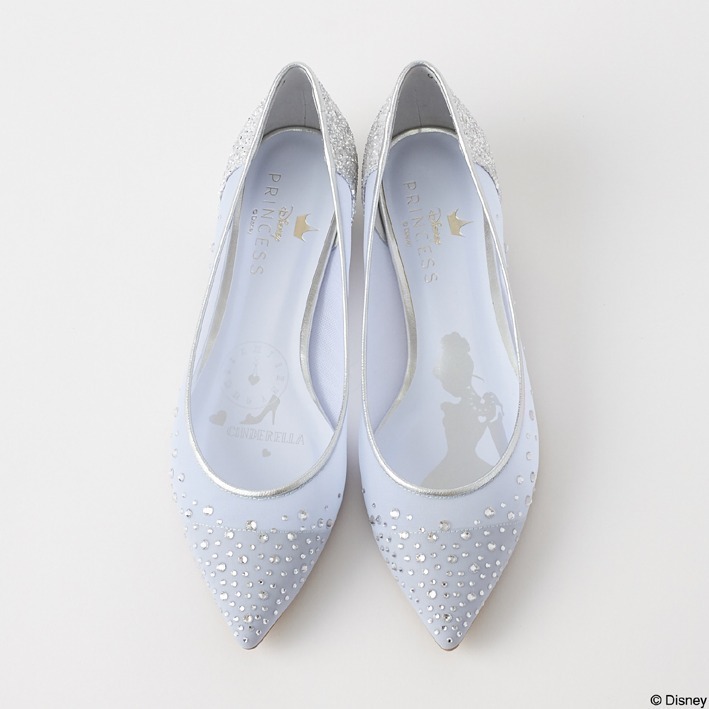 ダイアナの“ディズニープリンセス”着想きらきらサンダル、シンデレラ