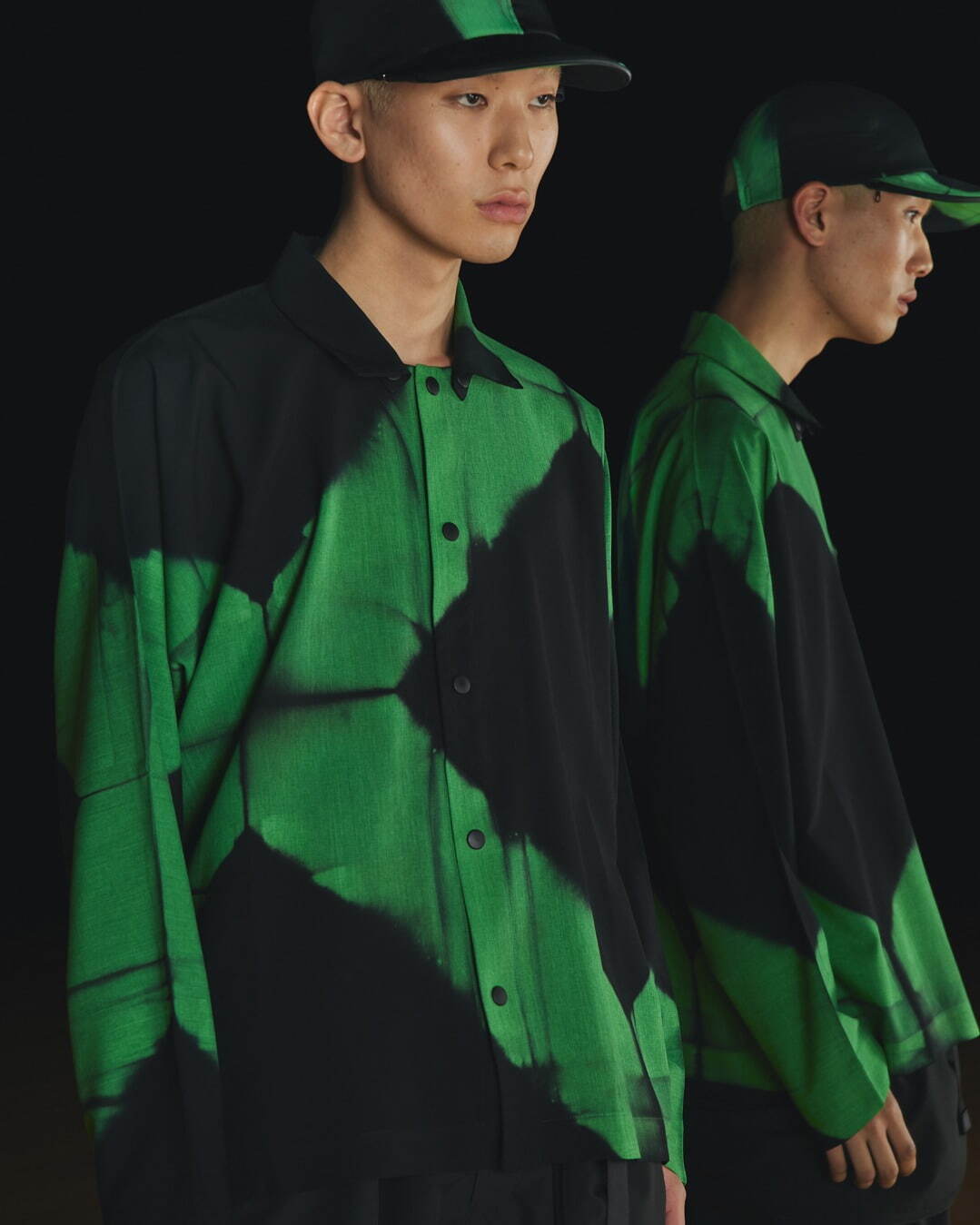 イッセイ ミヤケ「アイム メン」の7月新作、京都伝統“板締め絞り”で