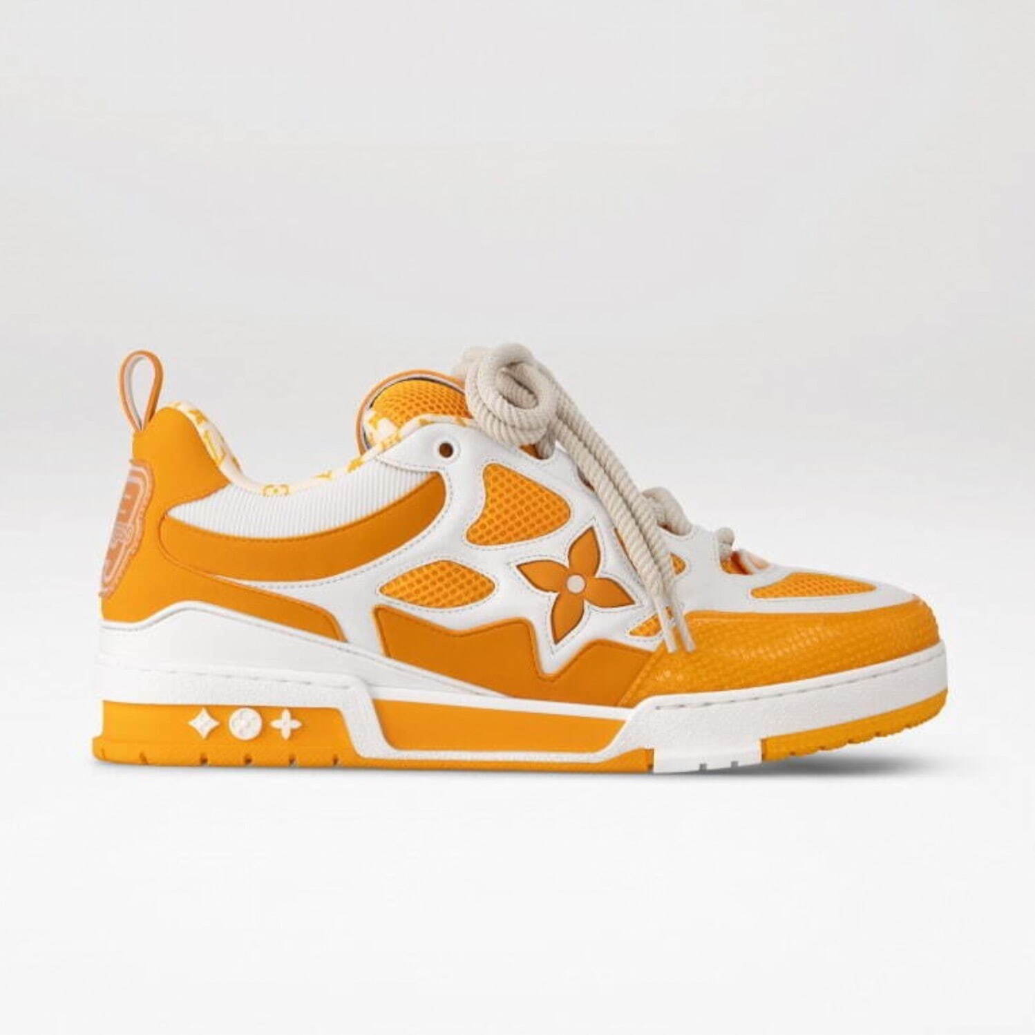 ルイ・ヴィトン新作メンズスニーカー、モノグラム・フラワー×バイ