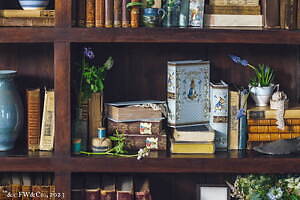 アフタヌーンティー×ピーターラビット、“ヴィンテージ風”ブック型小物