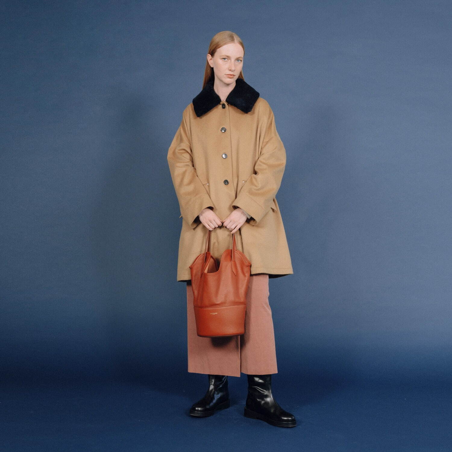 J&M デヴィッドソン×マッキントッシュの限定Aラインコート、ファー襟と