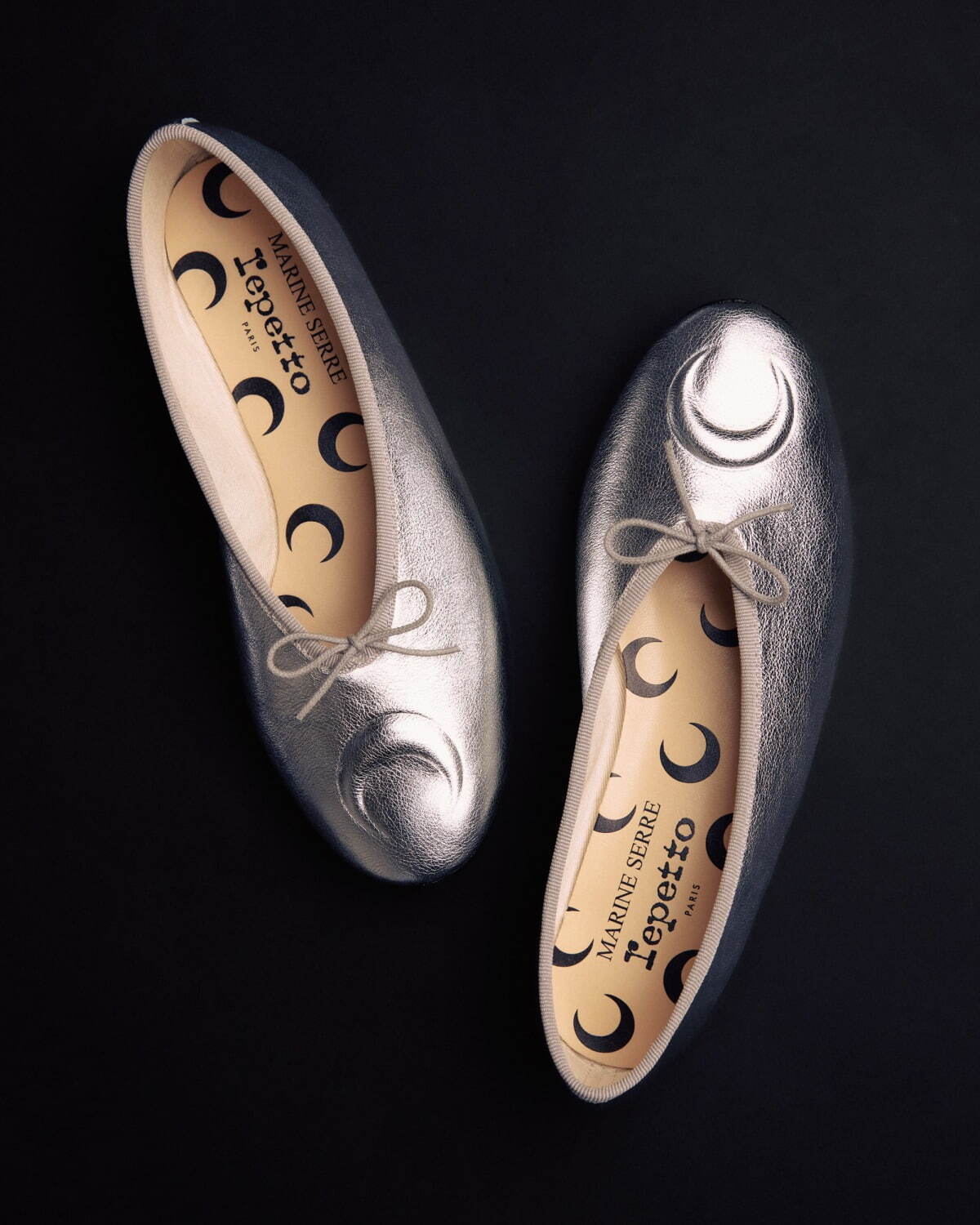 レペット×マリーン・セル「三日月」モチーフのバレエシューズ
