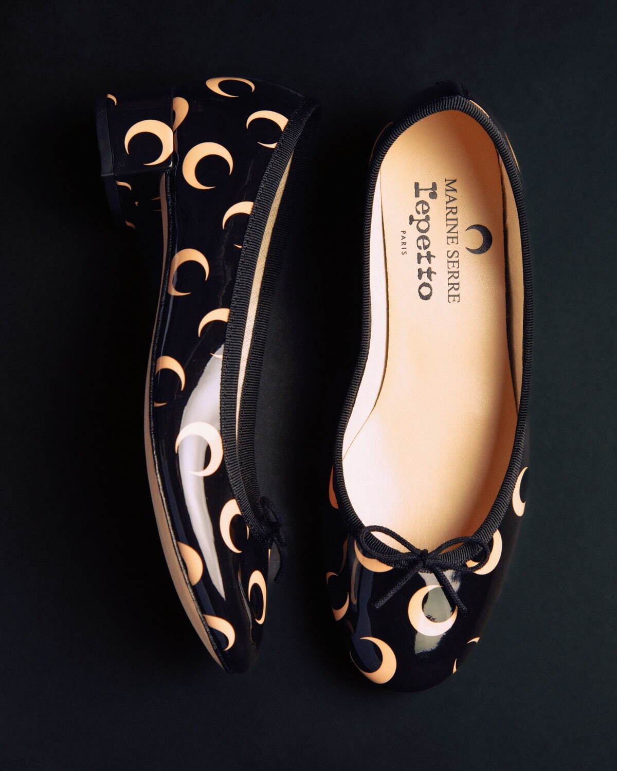 レペット×マリーン・セル「三日月」モチーフのバレエシューズ