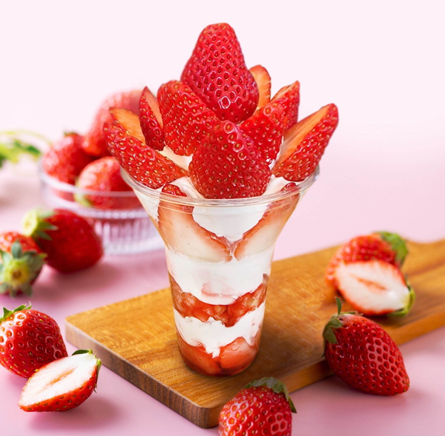 ヨコハマストロベリーフェスティバル 2025」横浜赤レンガ倉庫で