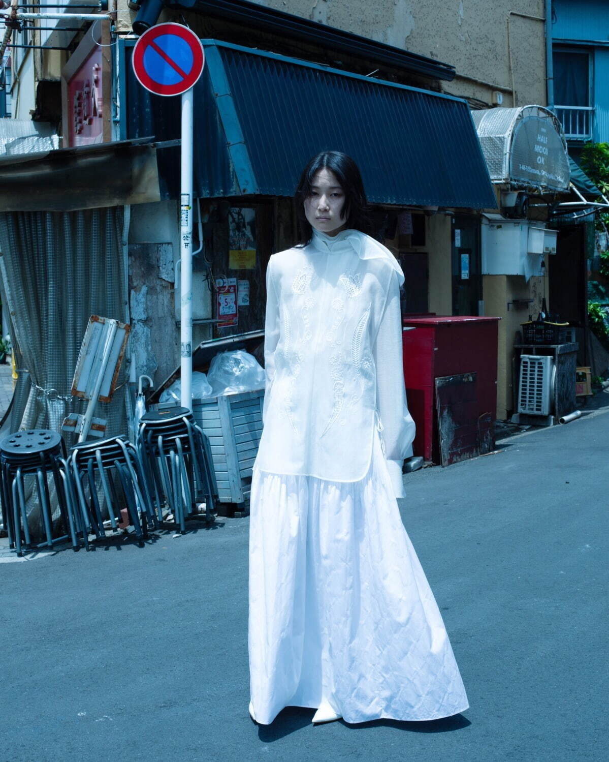 マメ クロゴウチの24年秋冬、“刺繍レース”華やぐドレス＆コード刺繍の