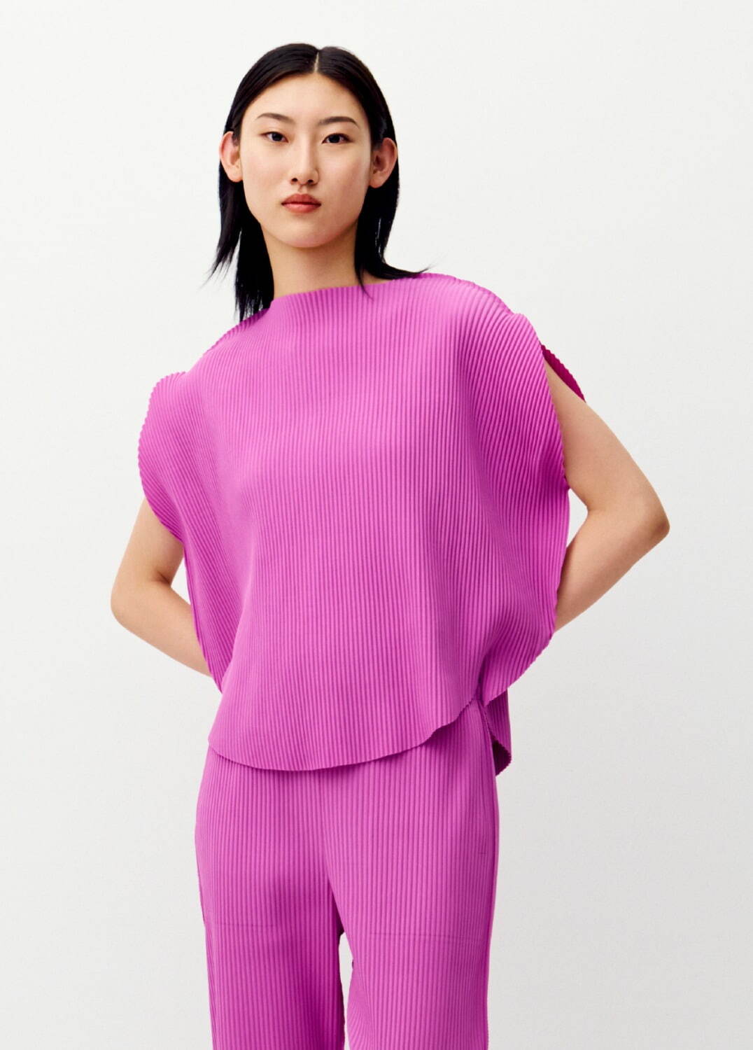 ミー イッセイ ミヤケ“竜宮城”柄トップ＆手染めグラデカラーの半袖