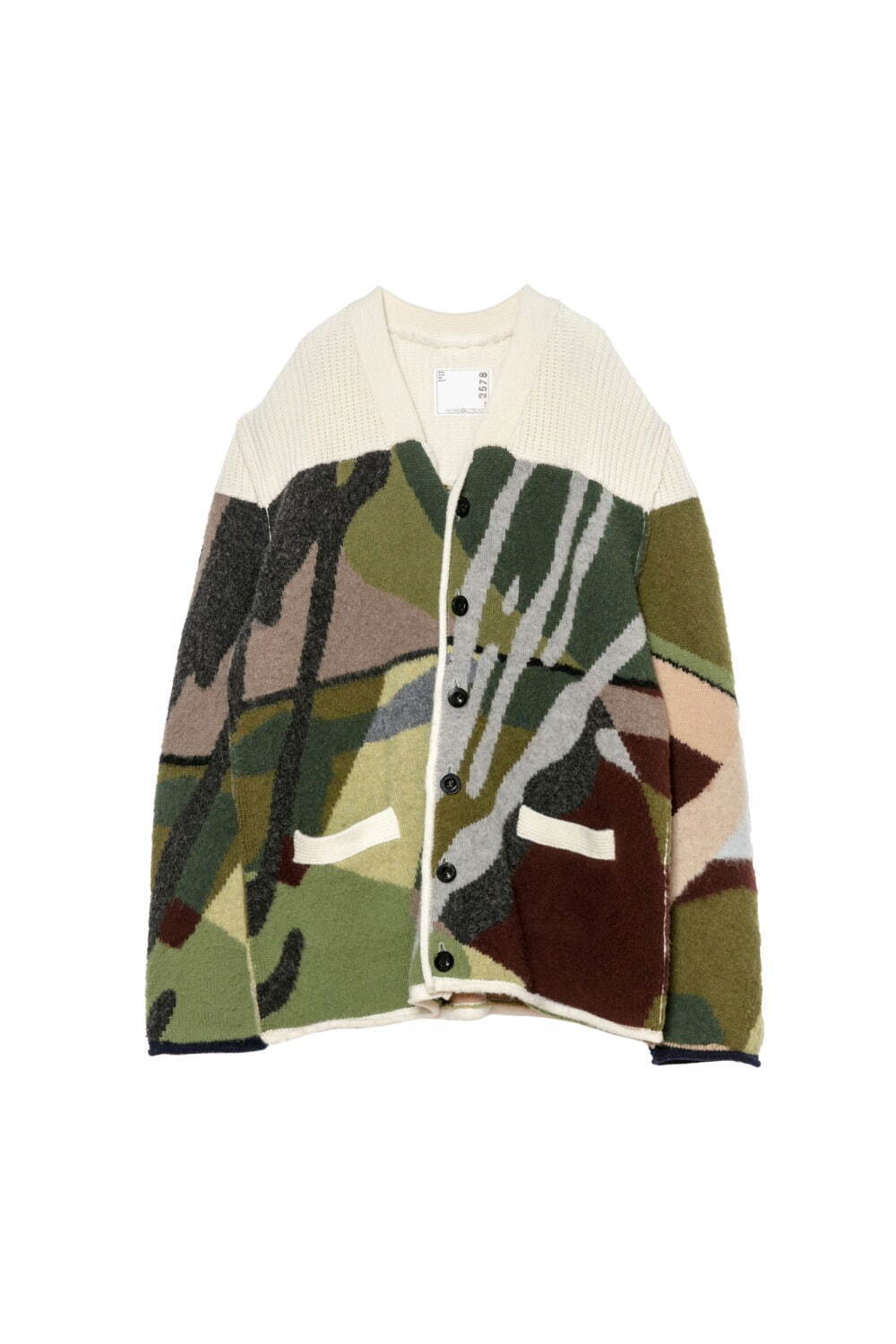 sacaiから“KAWSのアートを着る”マルチカラー＆カモフラージュ色の