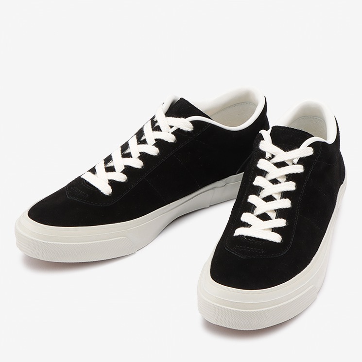 コンバースのテニスシューズ”ヒールスター”復刻、踵の1つ星×スエード